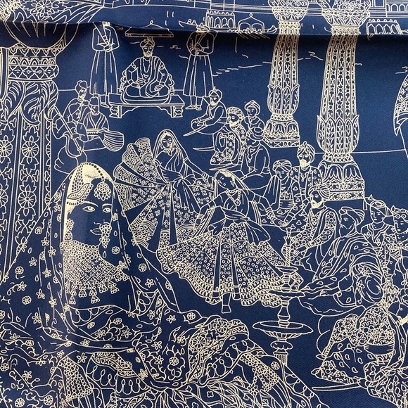 Vintage Hermès Scarves - Picture 11 of 16